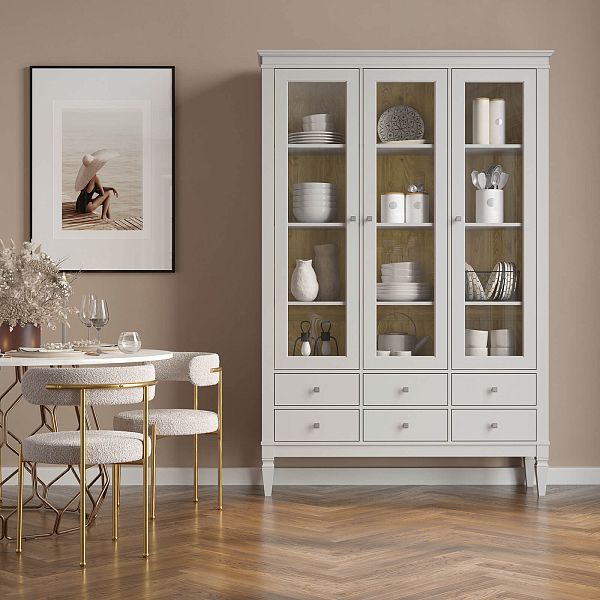 Фото шкафа для посуды из массива сосны в гостиную в стиле лофт или скандинавском стиле коллекция "Ольса-С" цвет белый лак, серый 7042-антик 24, светлый дерево размеры 1349х2029х356 в интернет-магазине СиВер