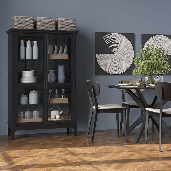 Фото шкаф для посуды из массива сосны в гостиную в стиле кантри коллекция «Квадро-С» цвет белый лак-серый 7042, белый лак-антик 24, серый 7042-антик 24, «блэк 9», дерево размеры 999х1553х420 в интернет-магазине СиВер