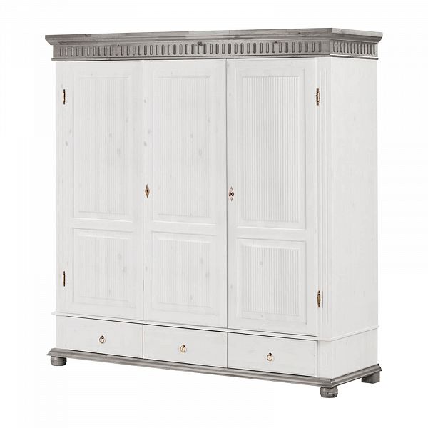 Фото пример белорусский шкаф Хельсинки 3GT-M размер в см 195x218x62. Трехдверный шкаф с тремя ящиками из массива сосны. Антик, белый воск, колониал, серый - производство ММЦ Белоруссия