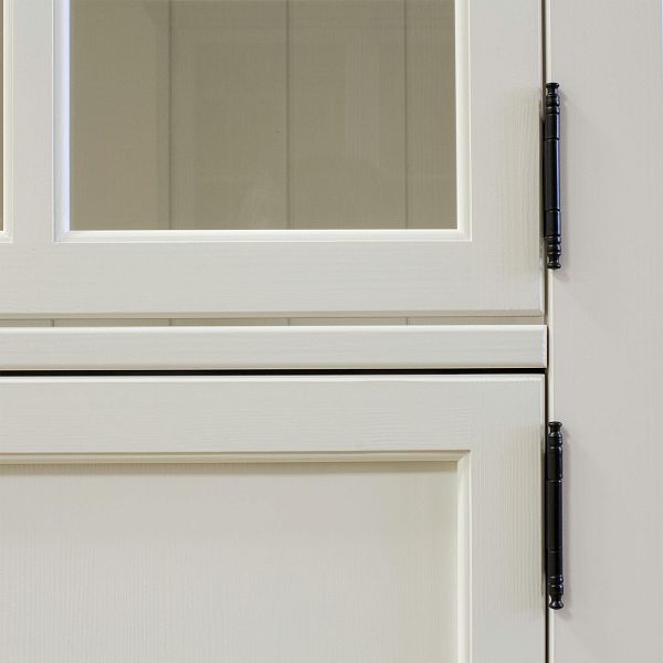 Фото Шкаф для посуды «Квадро-С» 22GT-185 из массива сосны. Цвет белый лак, белый лак-антик 24, серый 7042-антик 24, идеально для стиля сканди, минимал, лофт. С доставкой по России. Материал - массив сосны, размер - 757х1846х420 мм. в интернет-магазине СиВер