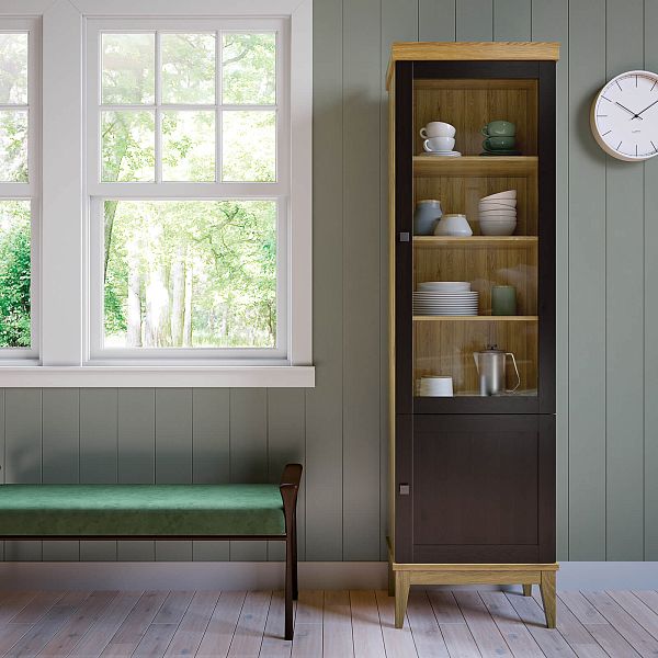 Фото шкаф для посуды из массива сосны в гостиную в стиле кантри коллекция «Бон Вояж» цвет антик 24-колониал, дерево размеры 580х2035х401 в интернет-магазине СиВер