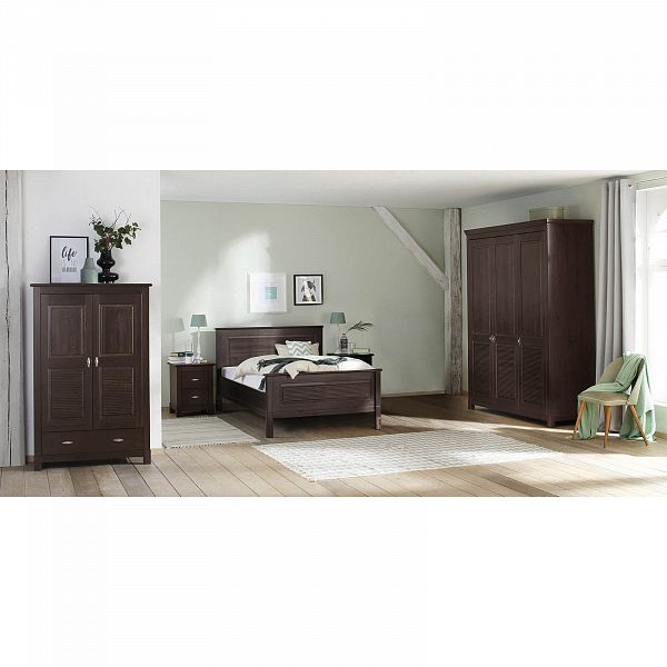 Изображение каталог шкаф для одежды на ножках в гостиную или в спальню из массива сосны Рауна 30 цвет колониал темный почти черный размеры 167х214х60 в стиле кантри в интернет-магазине СиВер