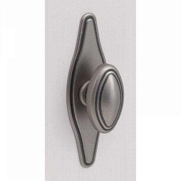 Изображение каталог шкаф для одежды на ножках в гостиную или в спальню из массива сосны Рауна 20 цвет белый воск УКВ размеры 117х214х60 в стиле кантри в интернет-магазине СиВер