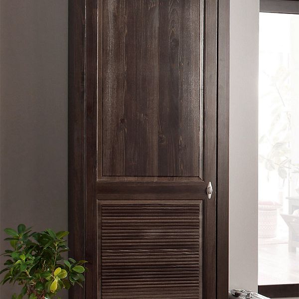 Изображение каталог шкаф для одежды узкий на ножках в гостиную или в спальню из массива сосны Рауна 100 цвет колониал темный почти черный размеры 77х200х48 в стиле кантри в интернет-магазине СиВер