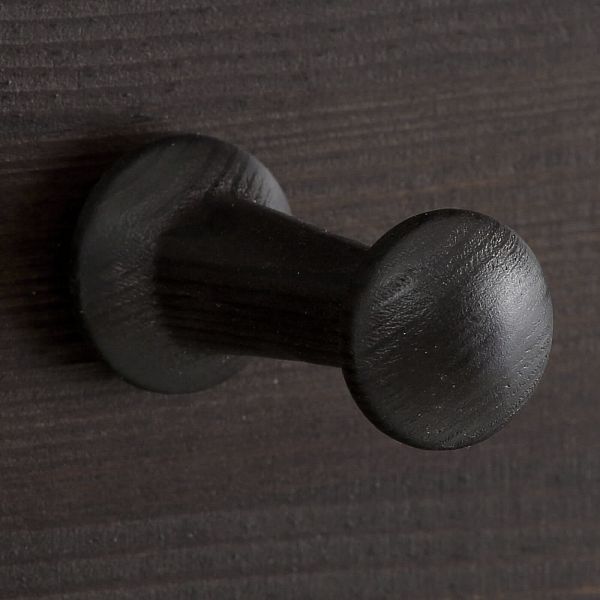 Изображение в интерьере Фото Вешалка настенная коллекция РАУНА из массива сосны - размеры 135х100х9 темного цвета колониал от интернет-магазина СиВер