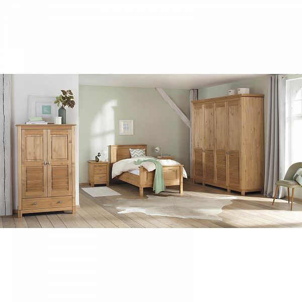 Изображение каталог шкаф для одежды на ножках в гостиную или в спальню из массива сосны Рауна 40 цвет бейц масло светлый бежевый размеры 217х214х60 в стиле кантри в интернет-магазине СиВер