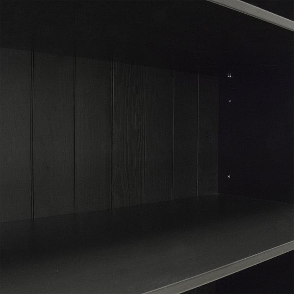 Фото шкаф для посуды из массива сосны в гостиную в стиле кантри коллекция «Квадро-С» цвет белый лак, белый лак-антик 24, серый 7042-антик 24, дерево размеры 1384x1272x420 в интернет-магазине СиВер