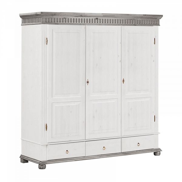 Фото пример белорусский шкаф Хельсинки 3GT-M размер в см 195x218x62. Трехдверный шкаф с тремя ящиками из массива сосны. Антик, белый воск, колониал, серый - производство ММЦ Белоруссия