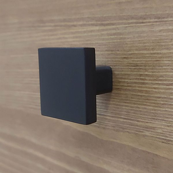 Фото тумбы из массива сосны в гостиную в стиле кантри коллекция «Бон Вояж» цвет антик 24-колониал, дерево размеры 1736х1098х450 в интернет-магазине СиВер