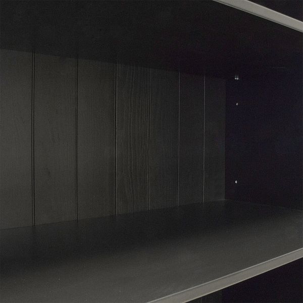 Фото Шкаф для посуды «Квадро-С» 22GT-185 из массива сосны. Цвет белый лак, белый лак-антик 24, серый 7042-антик 24, идеально для стиля сканди, минимал, лофт. С доставкой по России. Материал - массив сосны, размер - 757х1846х420 мм. в интернет-магазине СиВер